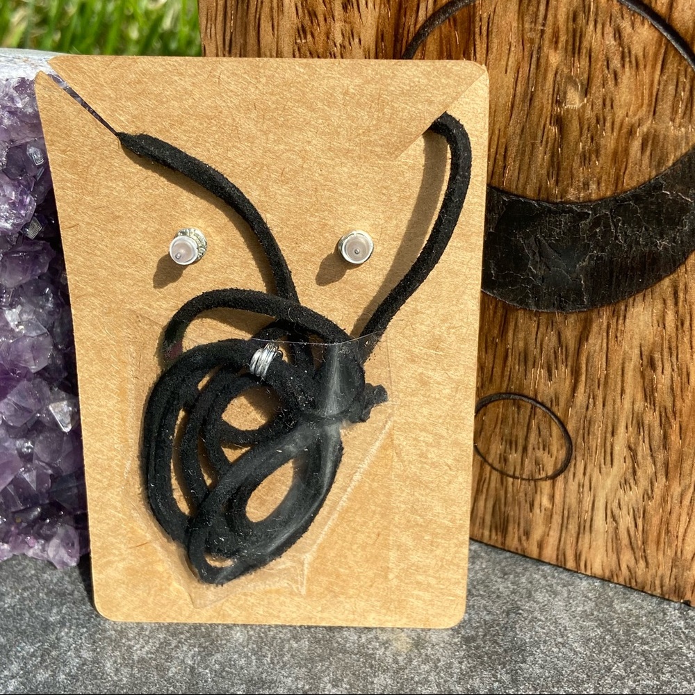 Handmade Recycled Necklace Set - Picture 3 of 3